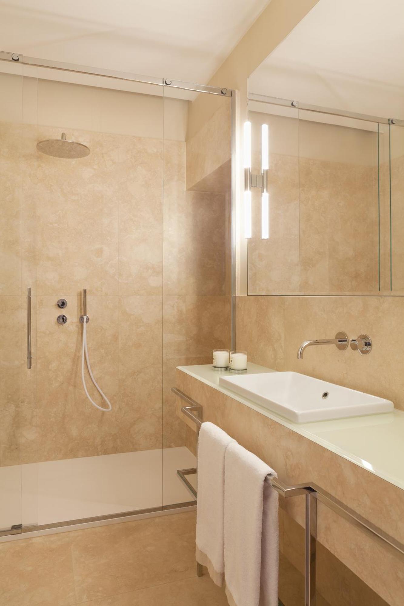 Amabilia Suites Милан Номер фото